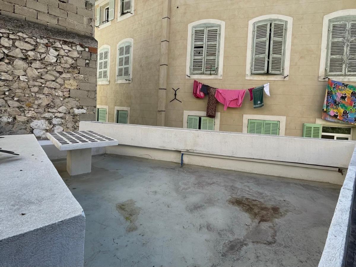 Residence Les Hauts De Saint Charles Marseille Bagian luar foto